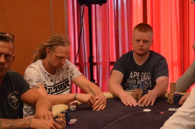 Kroon & Van der Venne | 2016/07 - Utrecht Poker Series - €700 NLHE Main Event 